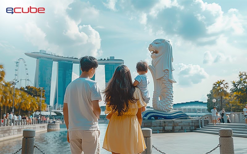 Family with kid traveling around Singapore